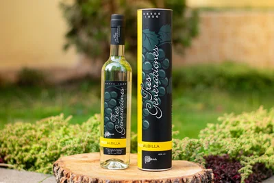 Tres Generaciones Pisco Albilla · Agroindustrias Tres Generaciones SAC